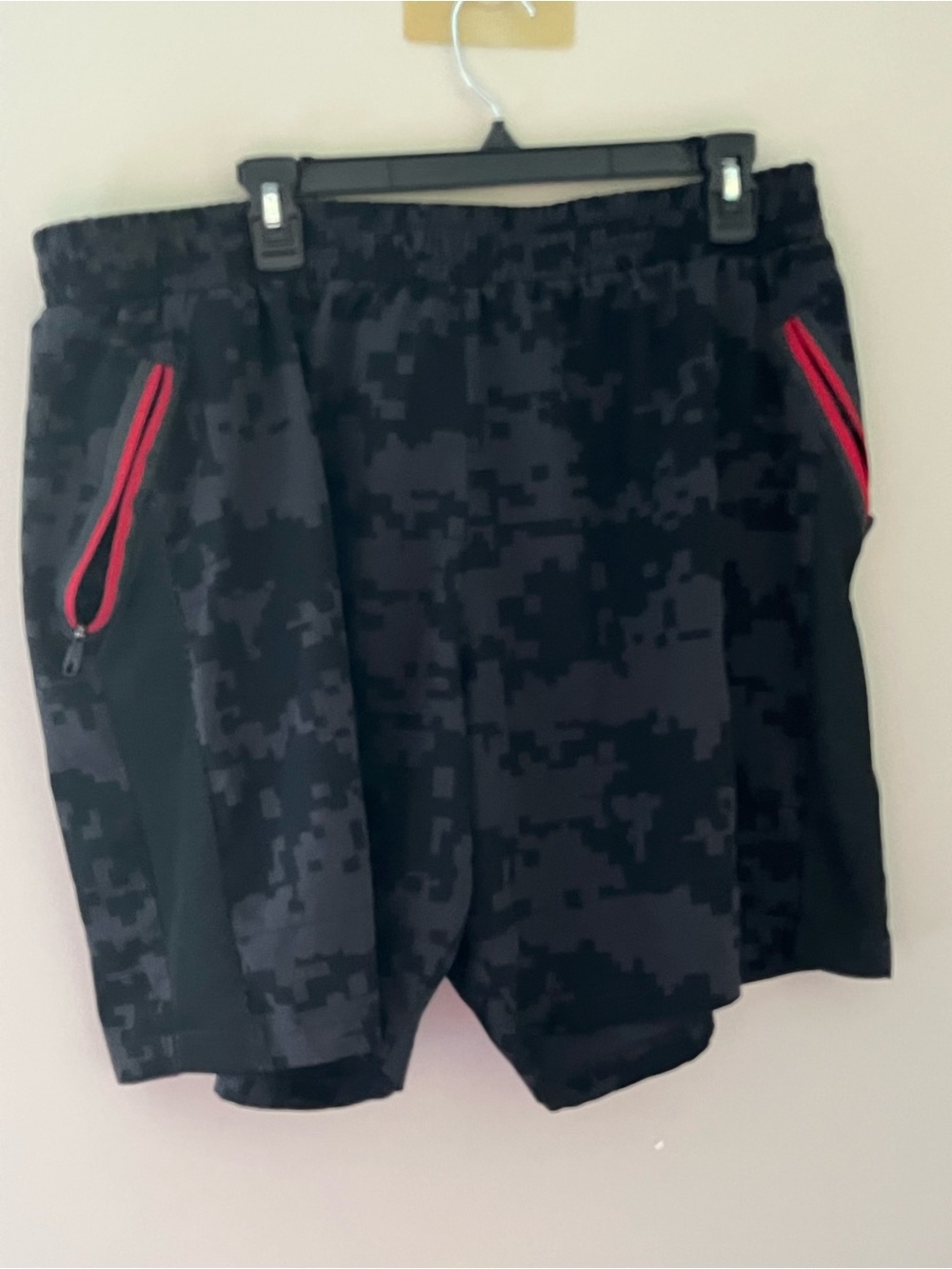 Spyder Active Sport ProWeb Digital Camo Athletic Shorts Men’s XL